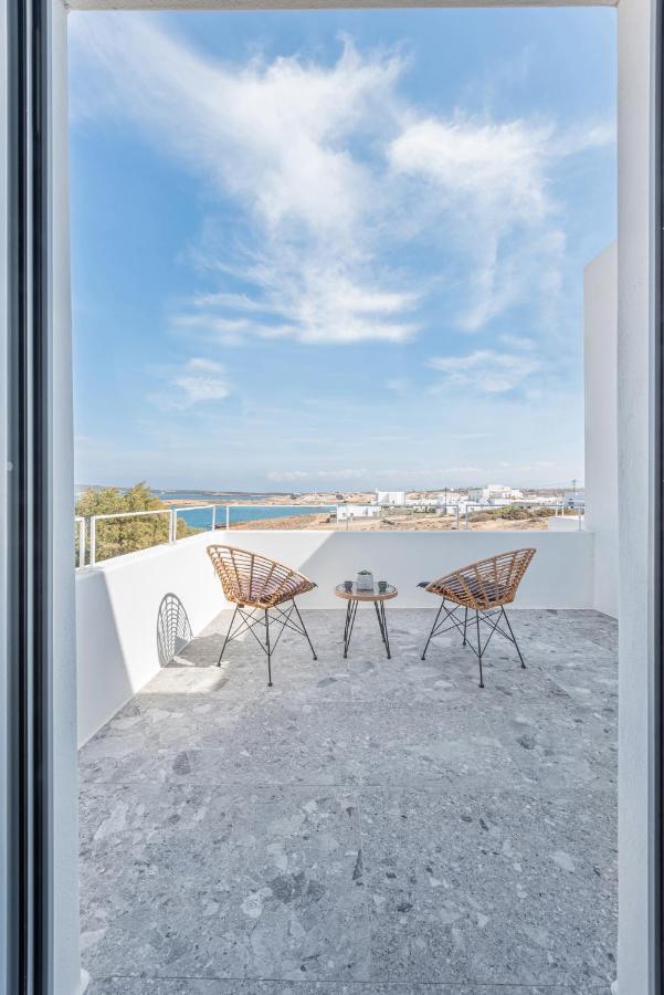 Paros Cape Suites Nausa Exteriér fotografie